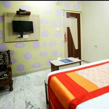 Hotel Honey Bunny 阿穆达巴 外观 照片