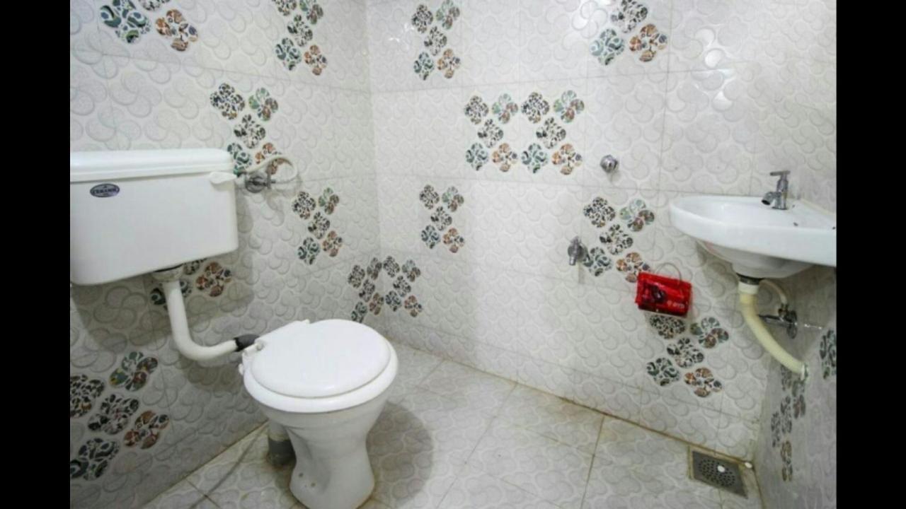 Hotel Honey Bunny 阿穆达巴 外观 照片